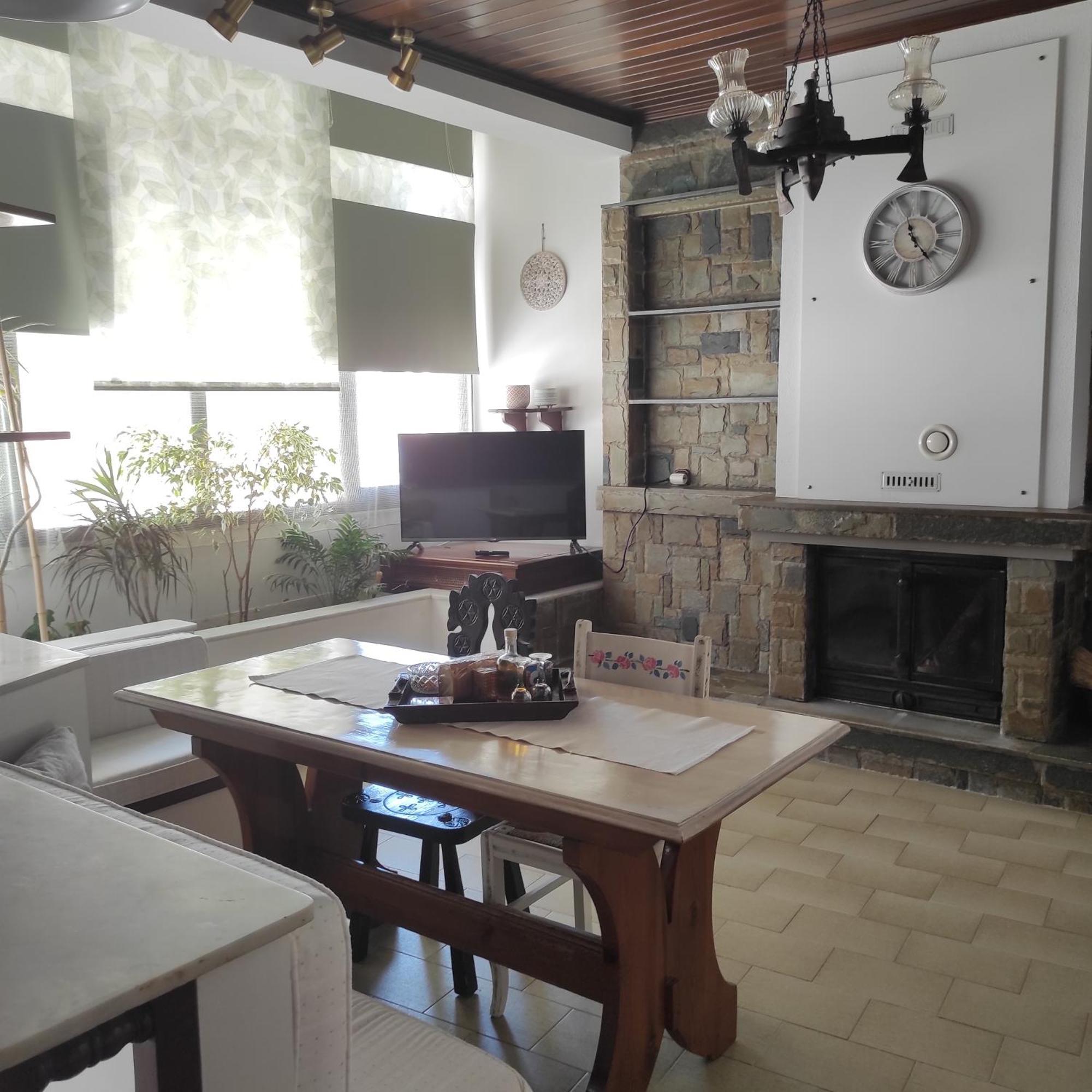 Johnny'S Loft Appartement Agrinio Buitenkant foto