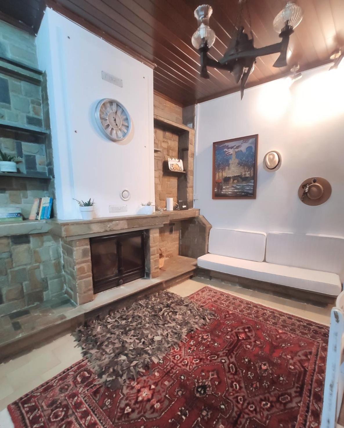 Johnny'S Loft Appartement Agrinio Buitenkant foto